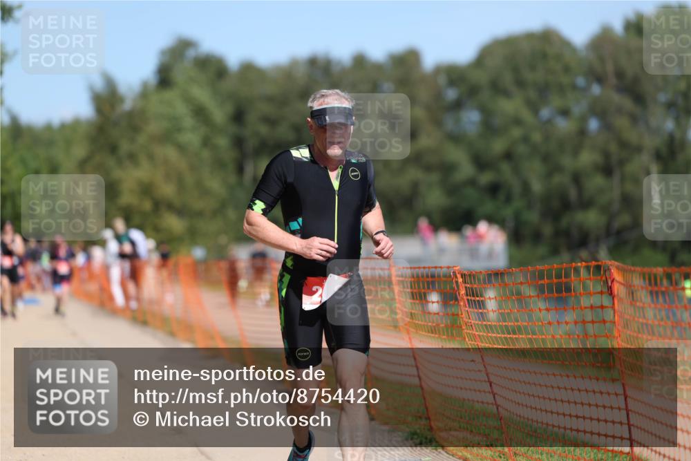 07.09.2025 - 19. Norderstedt Triathlon Michael Strokosch http://msf.ph/oto/8754420 07.09.2025 13:10:44 Laufen 208, 209, 247, 1268 meine-sportfotos.de