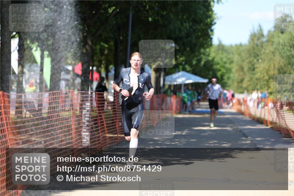07.09.2025 - 19. Norderstedt Triathlon Michael Strokosch http://msf.ph/oto/8754429 07.09.2025 14:52:38 Laufen 993, 1421, 1468 meine-sportfotos.de