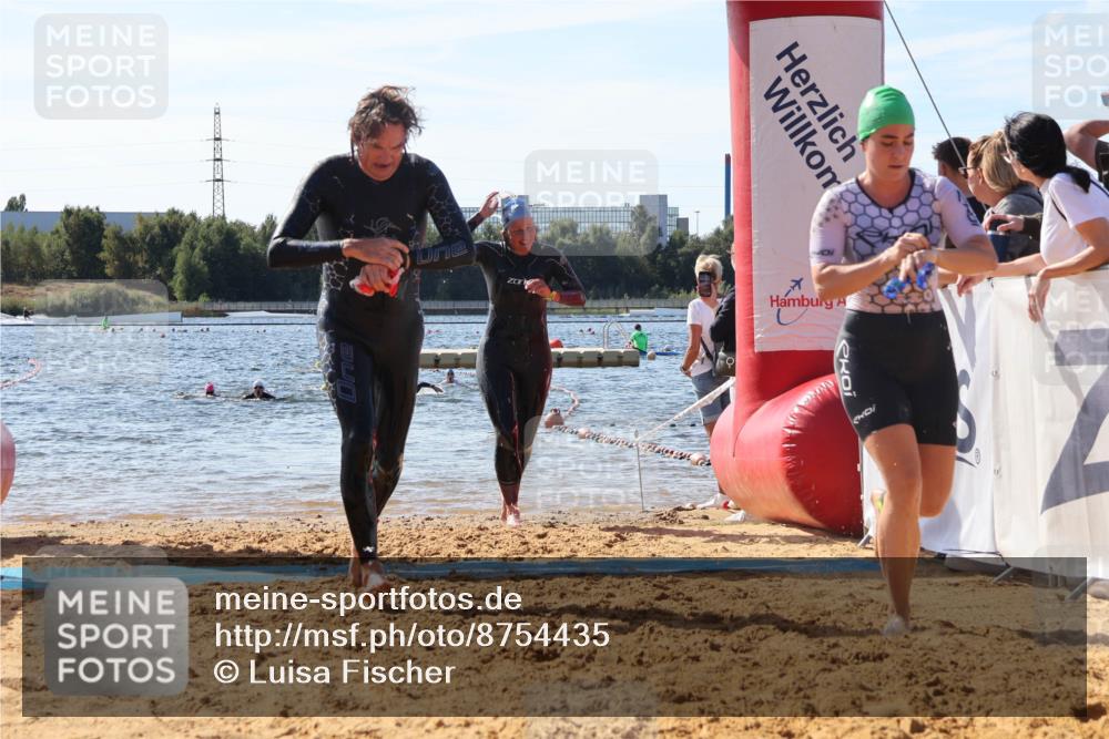 07.09.2025 - 19. Norderstedt Triathlon Luisa Fischer http://msf.ph/oto/8754435 07.09.2025 11:42:47 Schwimmen 738, 1294, 1379 meine-sportfotos.de