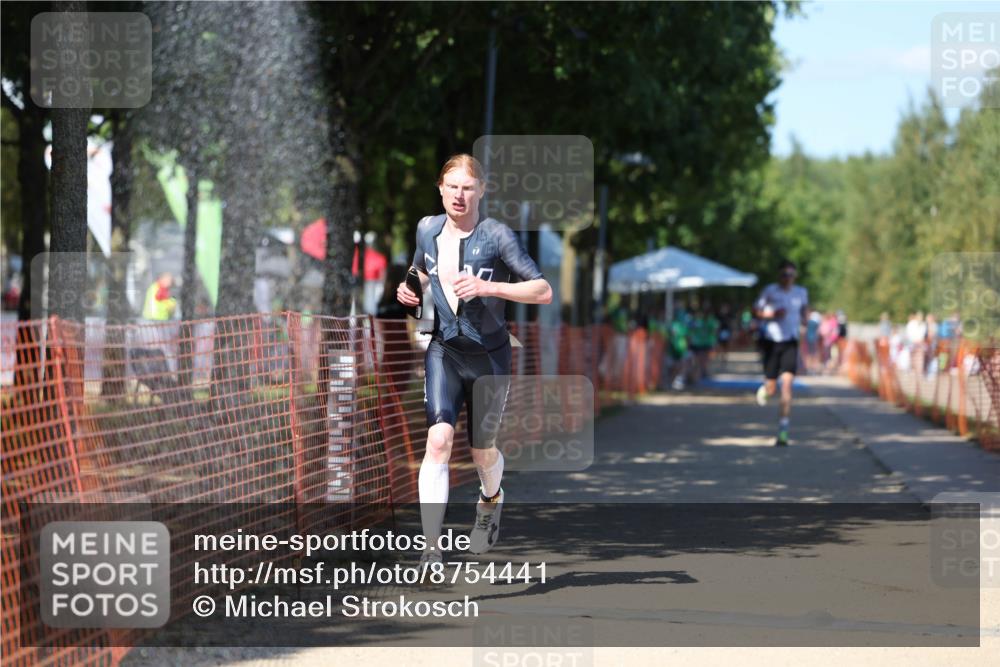 07.09.2025 - 19. Norderstedt Triathlon Michael Strokosch http://msf.ph/oto/8754441 07.09.2025 14:52:38 Laufen 993, 1421, 1468 meine-sportfotos.de