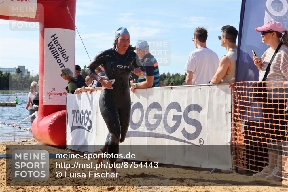 07.09.2025 - 19. Norderstedt Triathlon Luisa Fischer http://msf.ph/oto/8754443 07.09.2025 11:42:50 Schwimmen 738, 1294, 1379 meine-sportfotos.de
