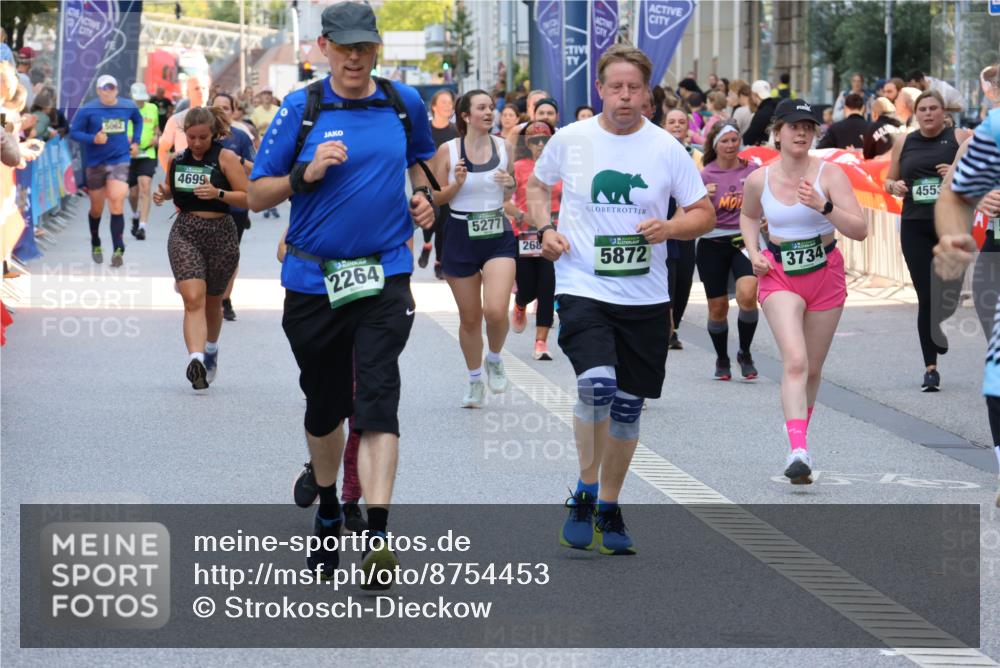 07.09.2025 - BARMER Alsterlauf Strokosch-Dieckow http://msf.ph/oto/8754453 07.09.2025 10:14:19 Ziel 2442, 2621, 2736, 2825, 3221, 3455, 3466, 3851, 4108, 4364, 4422, 4630, 4670, 4671, 4725, 4734, 4742, 4845, 4883, 4898, 5036, 6312, 6344, 8258, 8296 meine-sportfotos.de