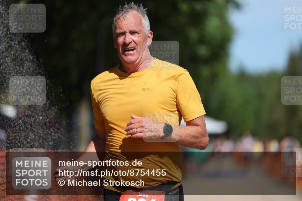 07.09.2025 - 19. Norderstedt Triathlon Michael Strokosch http://msf.ph/oto/8754455 07.09.2025 12:48:30 Laufen 234 meine-sportfotos.de