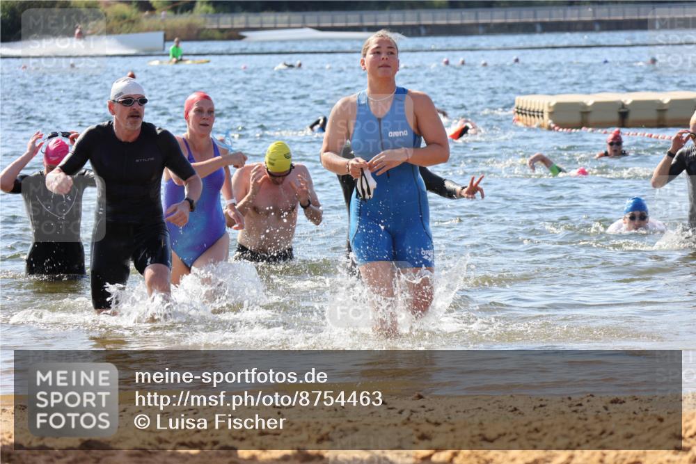07.09.2025 - 19. Norderstedt Triathlon Luisa Fischer http://msf.ph/oto/8754463 07.09.2025 11:43:10 Schwimmen 202, 1220, 1252 meine-sportfotos.de