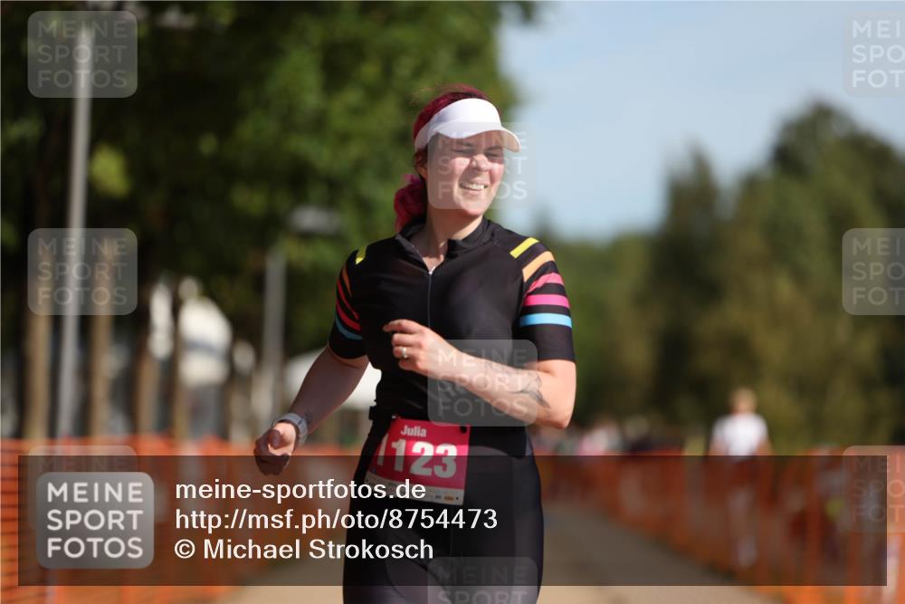07.09.2025 - 19. Norderstedt Triathlon Michael Strokosch http://msf.ph/oto/8754473 07.09.2025 10:40:25 Laufen 645, 1123 meine-sportfotos.de