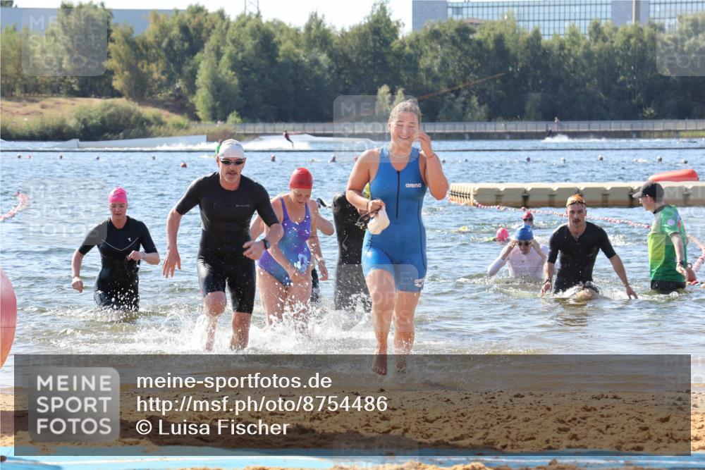 07.09.2025 - 19. Norderstedt Triathlon Luisa Fischer http://msf.ph/oto/8754486 07.09.2025 11:43:11 Schwimmen 202, 1220, 1252 meine-sportfotos.de
