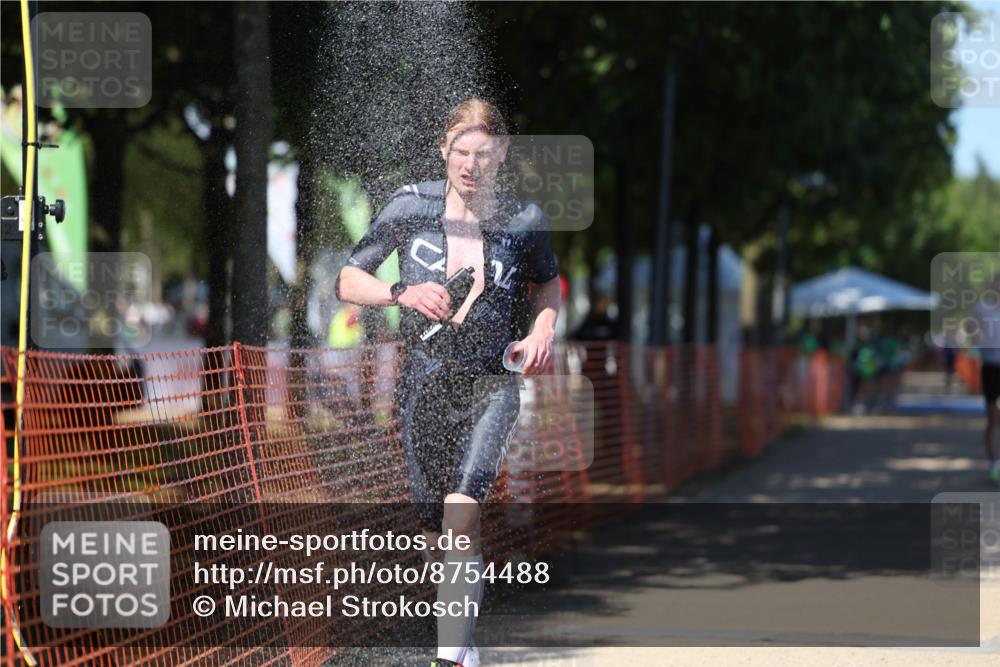 07.09.2025 - 19. Norderstedt Triathlon Michael Strokosch http://msf.ph/oto/8754488 07.09.2025 14:52:39 Laufen 993, 1421, 1468 meine-sportfotos.de