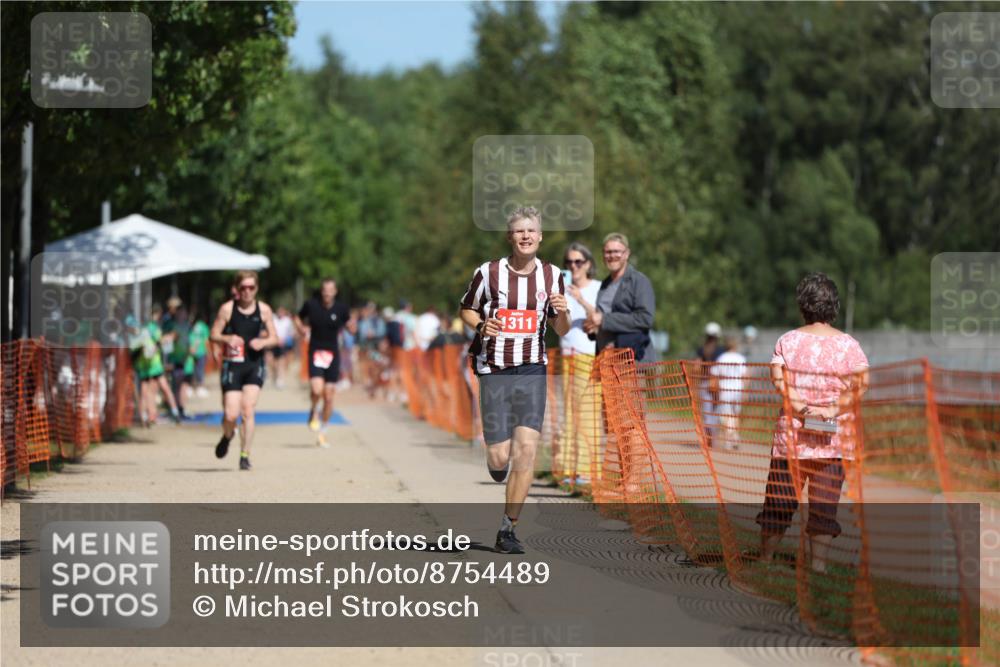 07.09.2025 - 19. Norderstedt Triathlon Michael Strokosch http://msf.ph/oto/8754489 07.09.2025 12:48:44 Laufen 1311 meine-sportfotos.de