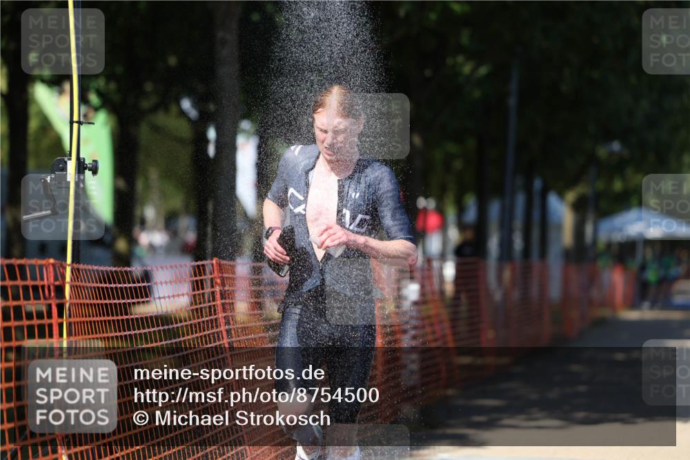 07.09.2025 - 19. Norderstedt Triathlon Michael Strokosch http://msf.ph/oto/8754500 07.09.2025 14:52:40 Laufen 1421, 1468 meine-sportfotos.de