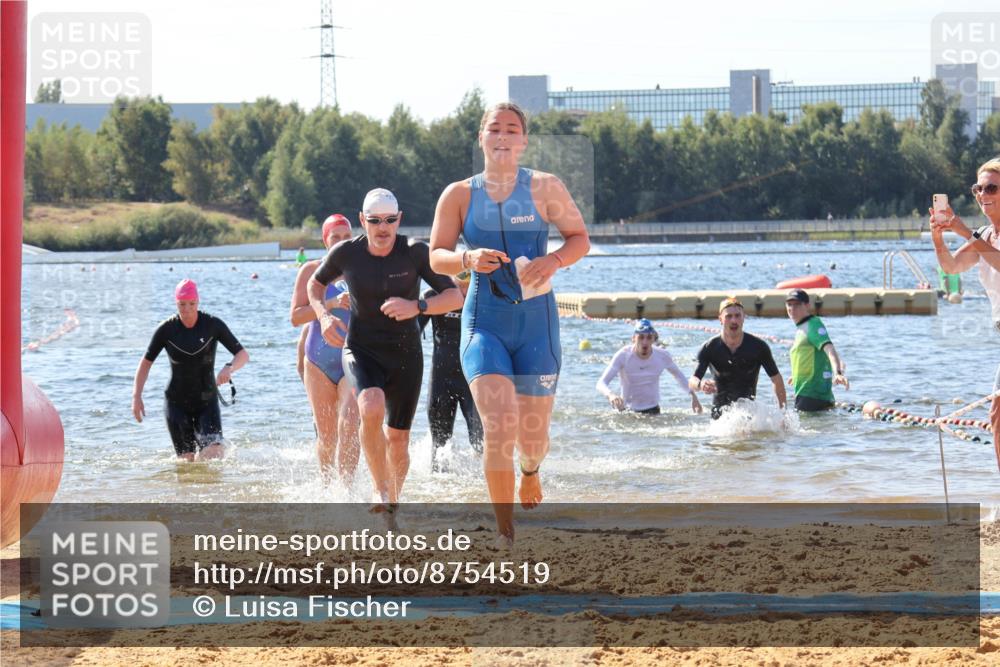 07.09.2025 - 19. Norderstedt Triathlon Luisa Fischer http://msf.ph/oto/8754519 07.09.2025 11:43:13 Schwimmen 164, 202, 1220, 1252, 1350, 1351 meine-sportfotos.de