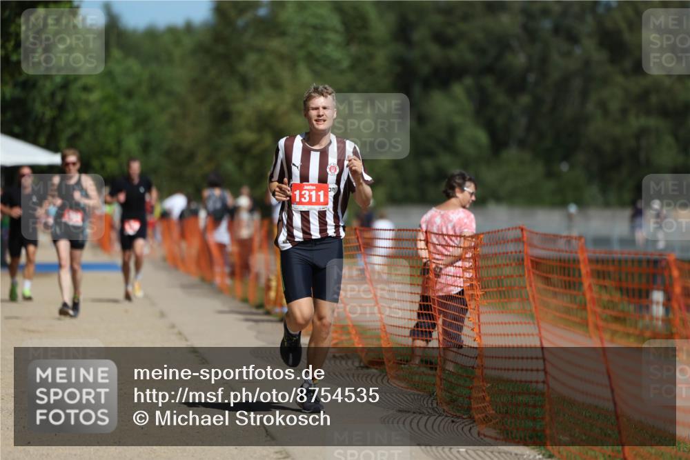 07.09.2025 - 19. Norderstedt Triathlon Michael Strokosch http://msf.ph/oto/8754535 07.09.2025 12:48:46 Laufen 1311 meine-sportfotos.de