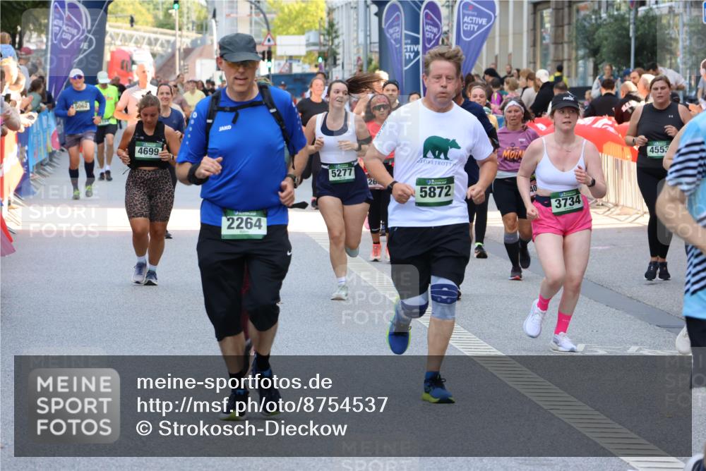 07.09.2025 - BARMER Alsterlauf Strokosch-Dieckow http://msf.ph/oto/8754537 07.09.2025 10:14:19 Ziel 2442, 2621, 2736, 2825, 3221, 3455, 3466, 3851, 4108, 4364, 4422, 4630, 4670, 4671, 4725, 4734, 4742, 4845, 4883, 4898, 5036, 6312, 6344, 8258, 8296 meine-sportfotos.de