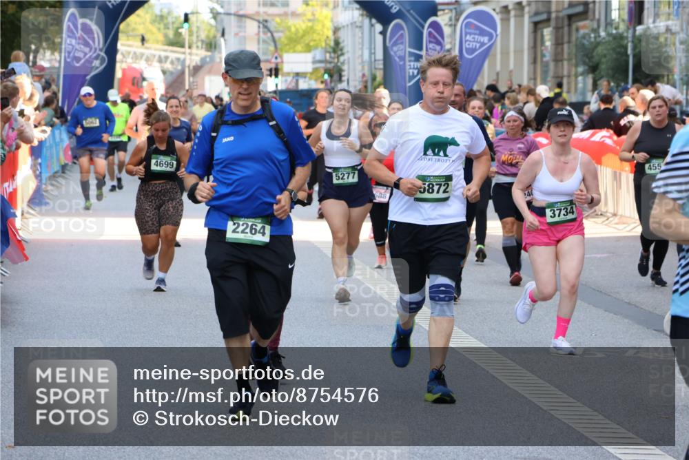 07.09.2025 - BARMER Alsterlauf Strokosch-Dieckow http://msf.ph/oto/8754576 07.09.2025 10:14:19 Ziel 2442, 2621, 2736, 2825, 3221, 3455, 3466, 3851, 4108, 4364, 4422, 4630, 4670, 4671, 4725, 4734, 4742, 4845, 4883, 4898, 5036, 6312, 6344, 8258, 8296 meine-sportfotos.de