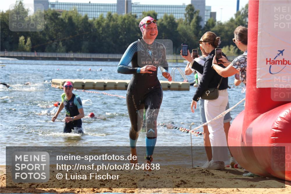 07.09.2025 - 19. Norderstedt Triathlon Luisa Fischer http://msf.ph/oto/8754638 07.09.2025 11:43:33 Schwimmen 165, 261, 699 meine-sportfotos.de