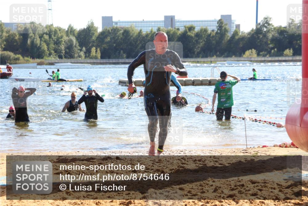 07.09.2025 - 19. Norderstedt Triathlon Luisa Fischer http://msf.ph/oto/8754646 07.09.2025 15:40:21 Schwimmen 1551, 1587, 1589, 1603, 1630 meine-sportfotos.de