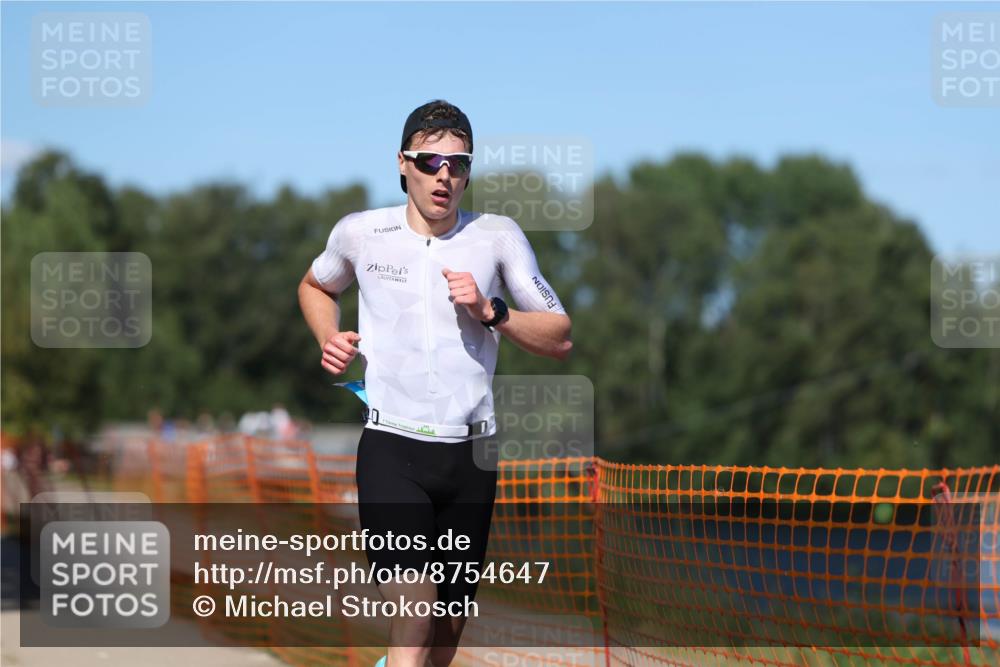 07.09.2025 - 19. Norderstedt Triathlon Michael Strokosch http://msf.ph/oto/8754647 07.09.2025 14:52:45 Laufen 1421 meine-sportfotos.de