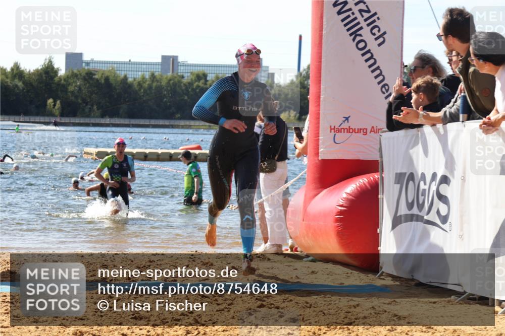 07.09.2025 - 19. Norderstedt Triathlon Luisa Fischer http://msf.ph/oto/8754648 07.09.2025 11:43:34 Schwimmen 261, 699 meine-sportfotos.de