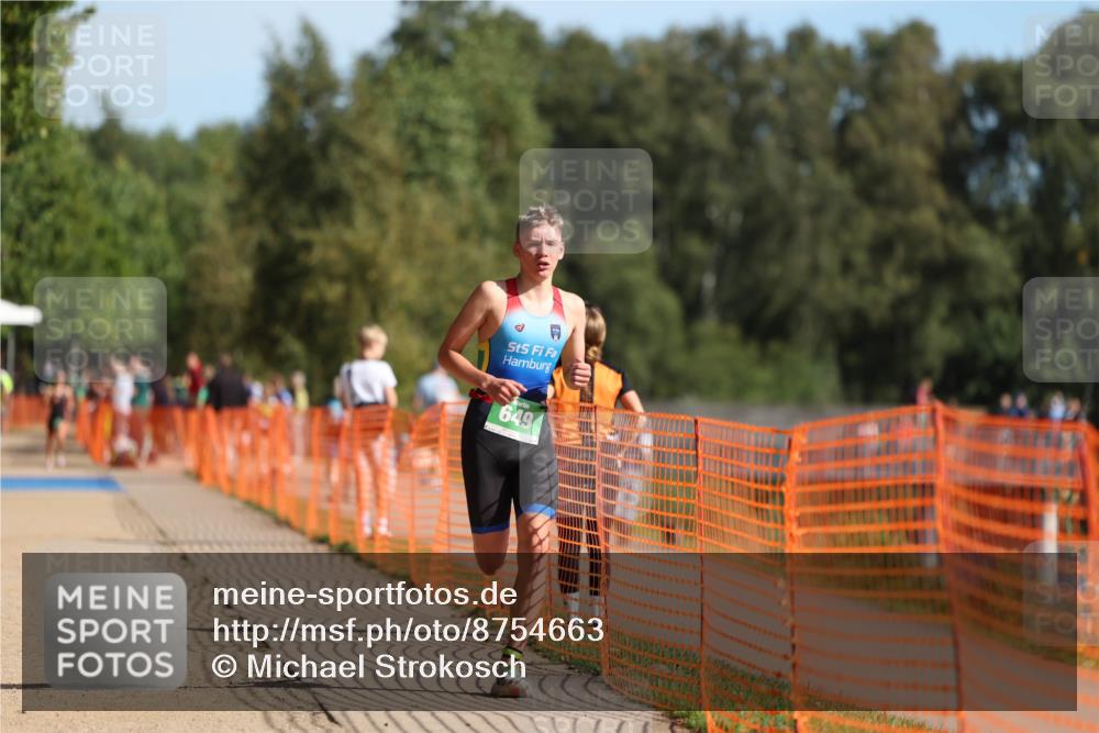 07.09.2025 - 19. Norderstedt Triathlon Michael Strokosch http://msf.ph/oto/8754663 07.09.2025 10:40:50 Laufen 649 meine-sportfotos.de