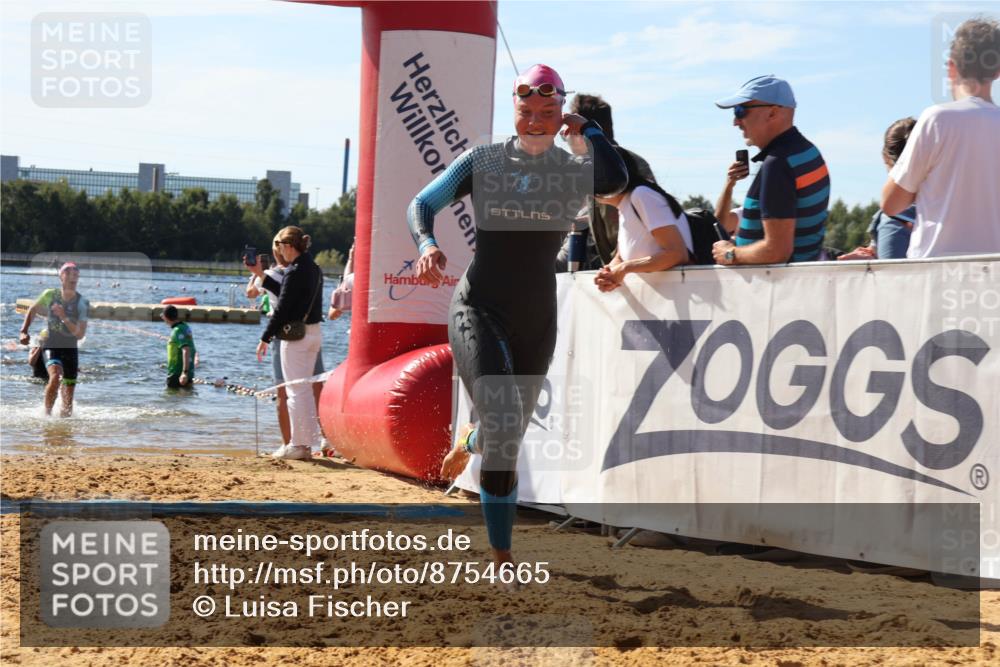 07.09.2025 - 19. Norderstedt Triathlon Luisa Fischer http://msf.ph/oto/8754665 07.09.2025 11:43:35 Schwimmen 261, 699 meine-sportfotos.de