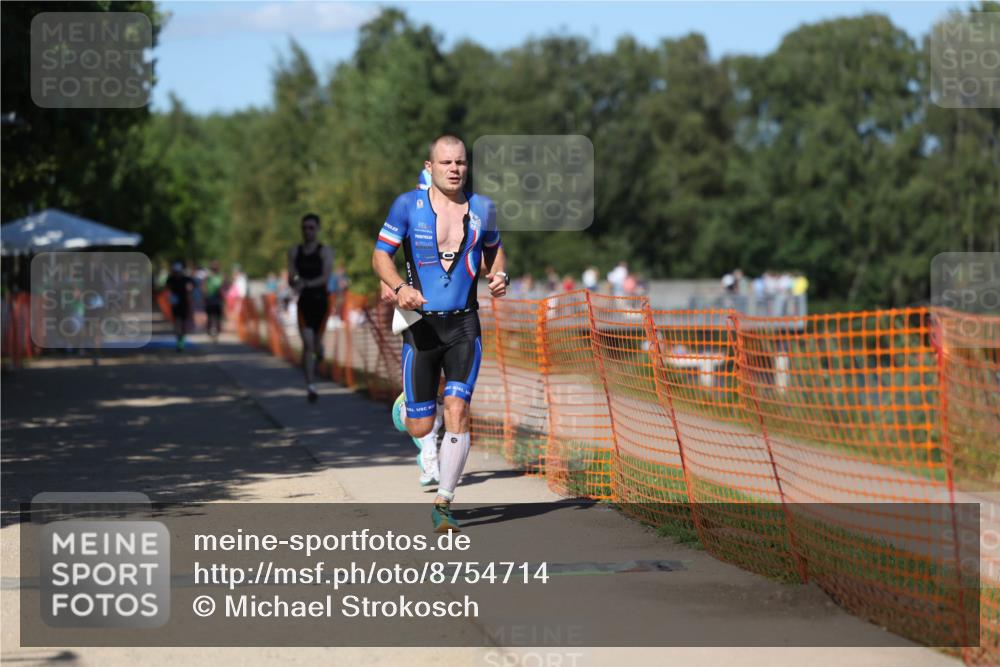 07.09.2025 - 19. Norderstedt Triathlon Michael Strokosch http://msf.ph/oto/8754714 07.09.2025 14:52:59 Laufen 969, 1002, 1041 meine-sportfotos.de