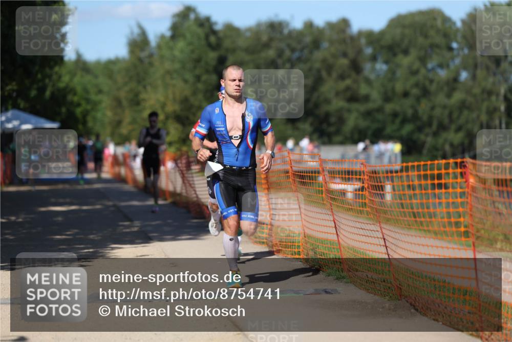07.09.2025 - 19. Norderstedt Triathlon Michael Strokosch http://msf.ph/oto/8754741 07.09.2025 14:52:59 Laufen 969, 1002, 1041 meine-sportfotos.de