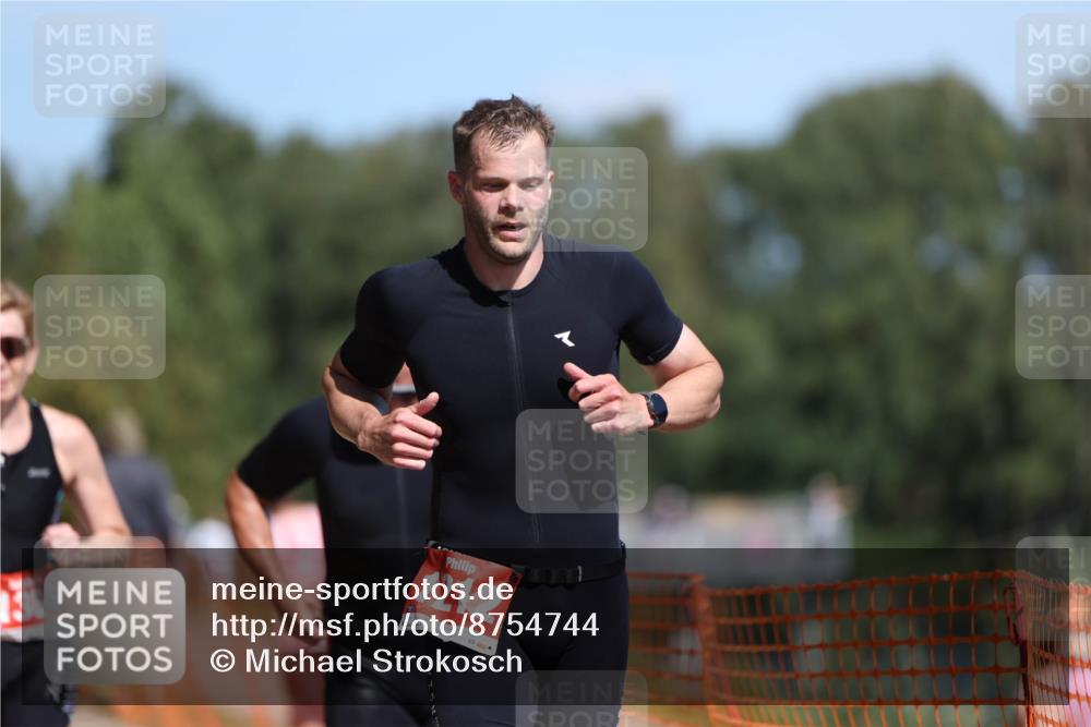 07.09.2025 - 19. Norderstedt Triathlon Michael Strokosch http://msf.ph/oto/8754744 07.09.2025 12:48:55 Laufen 1212, 1342, 1364 meine-sportfotos.de