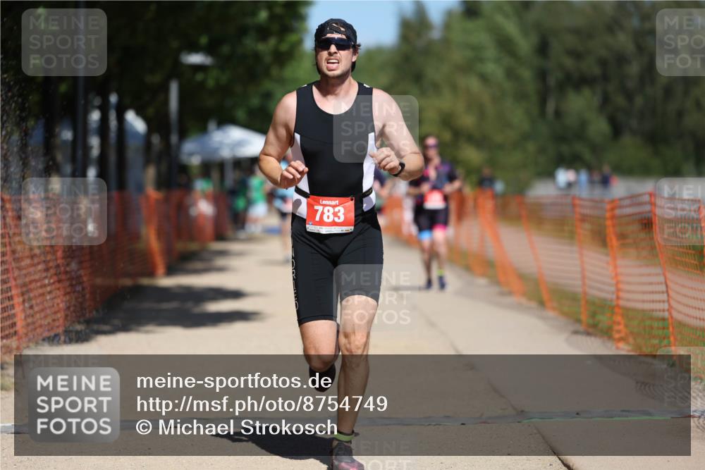 07.09.2025 - 19. Norderstedt Triathlon Michael Strokosch http://msf.ph/oto/8754749 07.09.2025 13:10:55 Laufen 137, 248, 783, 1256 meine-sportfotos.de