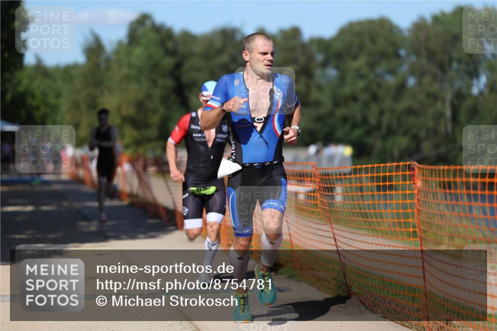 07.09.2025 - 19. Norderstedt Triathlon Michael Strokosch http://msf.ph/oto/8754781 07.09.2025 14:53:00 Laufen 969, 1002, 1041 meine-sportfotos.de