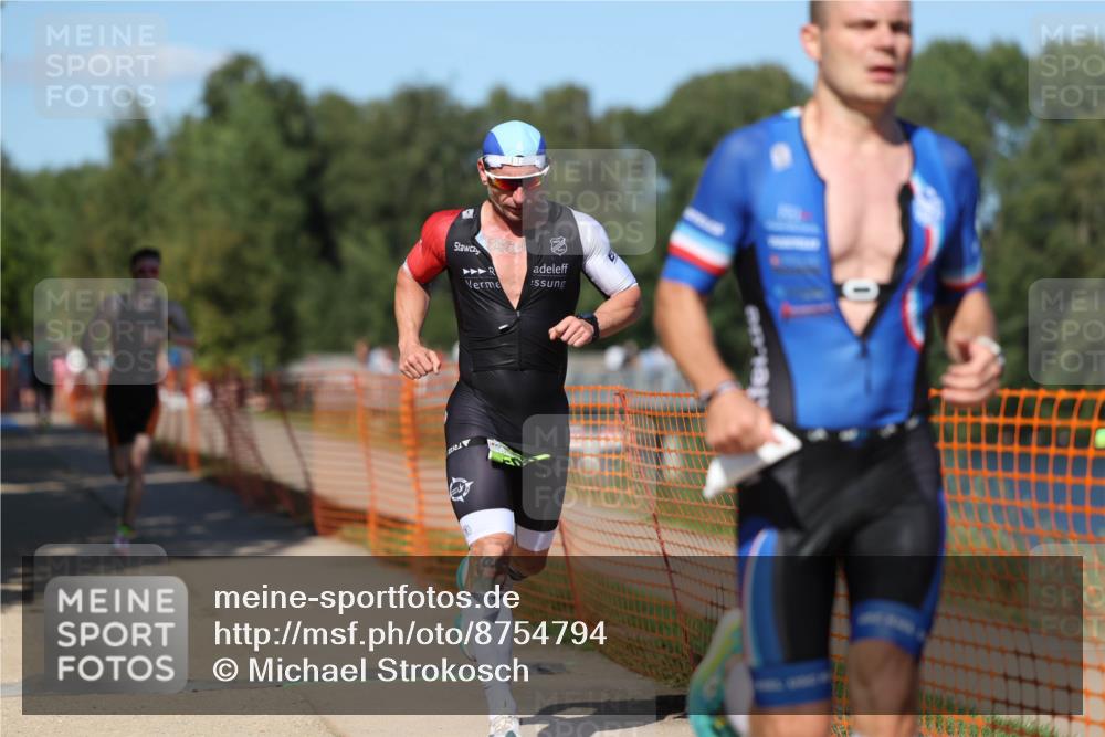 07.09.2025 - 19. Norderstedt Triathlon Michael Strokosch http://msf.ph/oto/8754794 07.09.2025 14:53:01 Laufen 969, 1002, 1041 meine-sportfotos.de