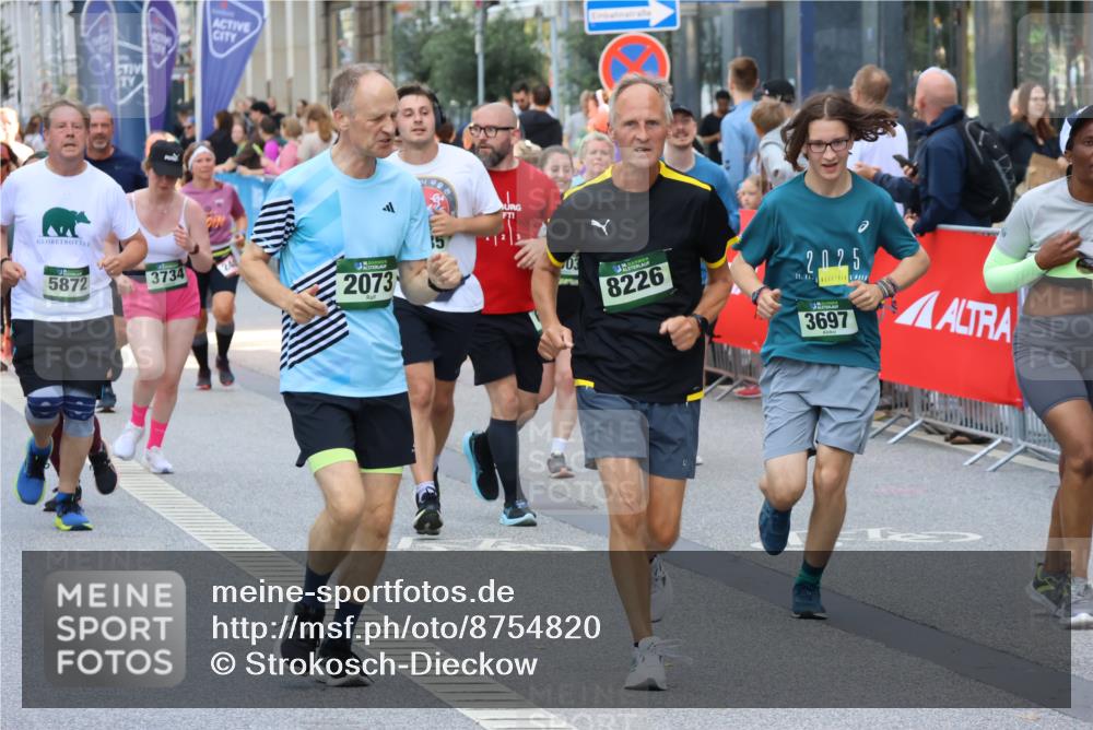07.09.2025 - BARMER Alsterlauf Strokosch-Dieckow http://msf.ph/oto/8754820 07.09.2025 10:14:17 Ziel 2442, 2621, 2825, 3221, 3455, 3466, 3851, 4108, 4364, 4422, 4630, 4670, 4671, 4725, 4734, 4742, 4845, 4883, 4898, 6312, 8258, 8296 meine-sportfotos.de
