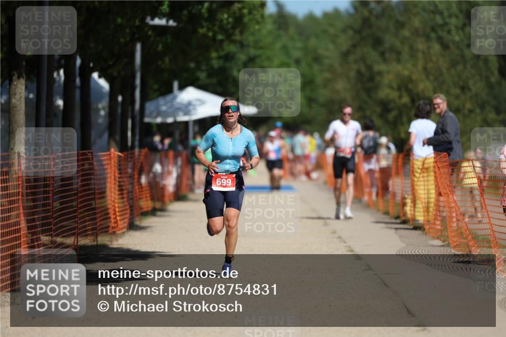 07.09.2025 - 19. Norderstedt Triathlon Michael Strokosch http://msf.ph/oto/8754831 07.09.2025 12:49:10 Laufen 699 meine-sportfotos.de