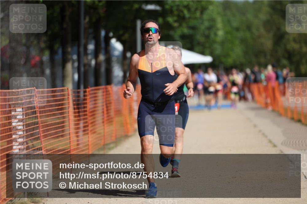 07.09.2025 - 19. Norderstedt Triathlon Michael Strokosch http://msf.ph/oto/8754834 07.09.2025 12:02:36 Laufen 203, 1159, 1340, 1341, 1365 meine-sportfotos.de