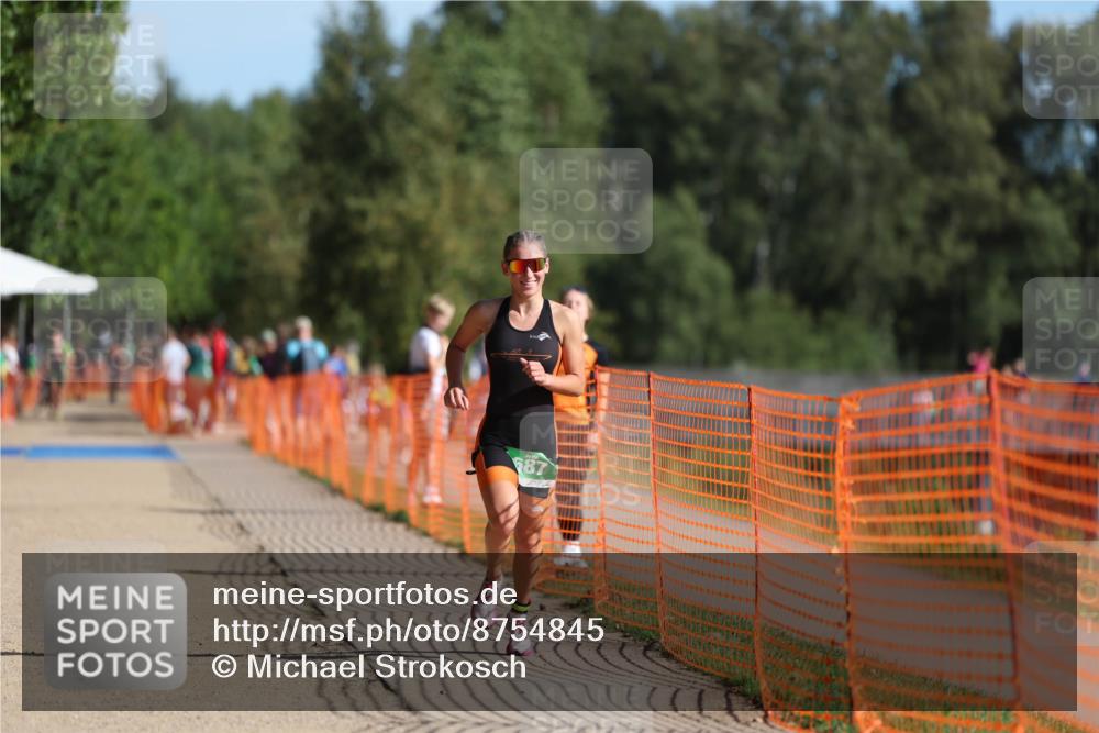 07.09.2025 - 19. Norderstedt Triathlon Michael Strokosch http://msf.ph/oto/8754845 07.09.2025 10:41:05 Laufen 687 meine-sportfotos.de