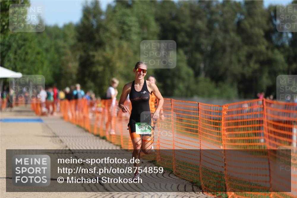 07.09.2025 - 19. Norderstedt Triathlon Michael Strokosch http://msf.ph/oto/8754859 07.09.2025 10:41:05 Laufen 687 meine-sportfotos.de