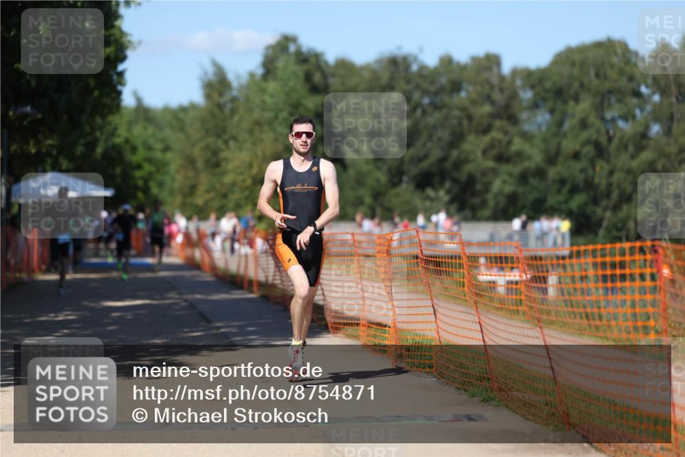 07.09.2025 - 19. Norderstedt Triathlon Michael Strokosch http://msf.ph/oto/8754871 07.09.2025 14:53:03 Laufen 879, 969, 1002, 1041 meine-sportfotos.de