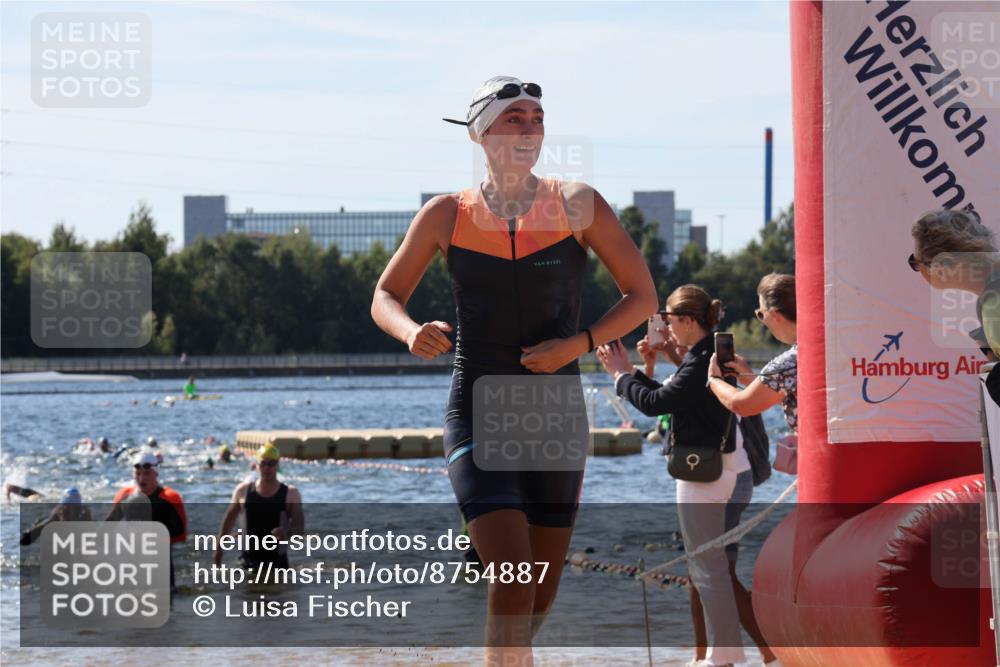 07.09.2025 - 19. Norderstedt Triathlon Luisa Fischer http://msf.ph/oto/8754887 07.09.2025 11:43:51 Schwimmen 261, 1213, 1224, 1387 meine-sportfotos.de