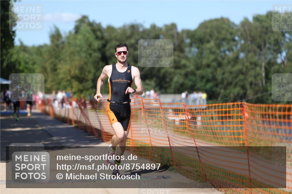 07.09.2025 - 19. Norderstedt Triathlon Michael Strokosch http://msf.ph/oto/8754897 07.09.2025 14:53:03 Laufen 879, 969, 1002, 1041 meine-sportfotos.de