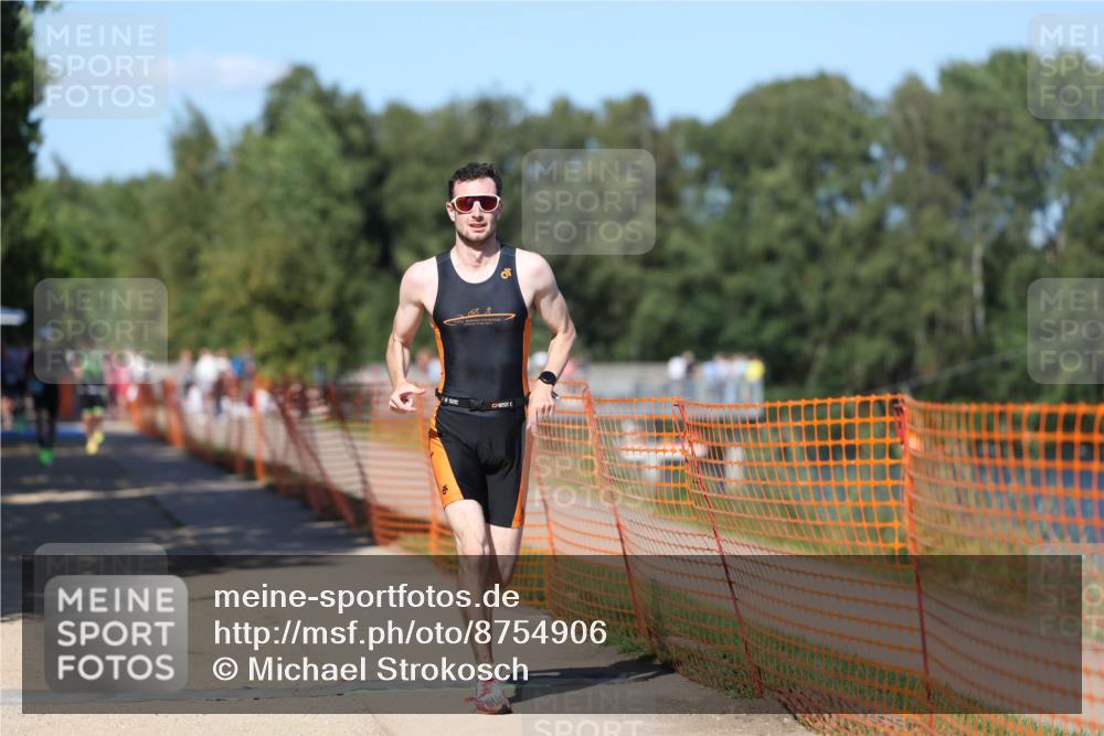 07.09.2025 - 19. Norderstedt Triathlon Michael Strokosch http://msf.ph/oto/8754906 07.09.2025 14:53:03 Laufen 879, 969, 1002, 1041 meine-sportfotos.de