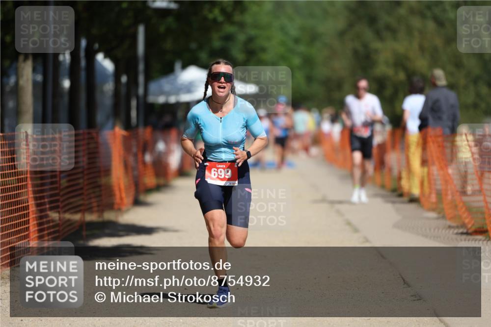 07.09.2025 - 19. Norderstedt Triathlon Michael Strokosch http://msf.ph/oto/8754932 07.09.2025 12:49:12 Laufen 699, 737 meine-sportfotos.de