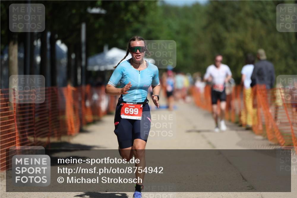 07.09.2025 - 19. Norderstedt Triathlon Michael Strokosch http://msf.ph/oto/8754942 07.09.2025 12:49:12 Laufen 699, 737 meine-sportfotos.de