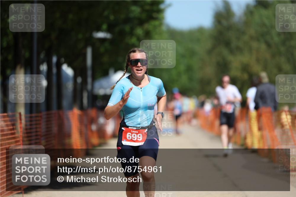 07.09.2025 - 19. Norderstedt Triathlon Michael Strokosch http://msf.ph/oto/8754961 07.09.2025 12:49:13 Laufen 699, 737 meine-sportfotos.de