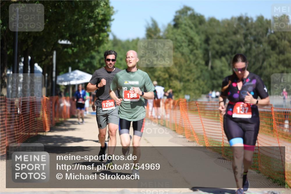 07.09.2025 - 19. Norderstedt Triathlon Michael Strokosch http://msf.ph/oto/8754969 07.09.2025 13:11:03 Laufen 137, 188, 1256, 1290 meine-sportfotos.de