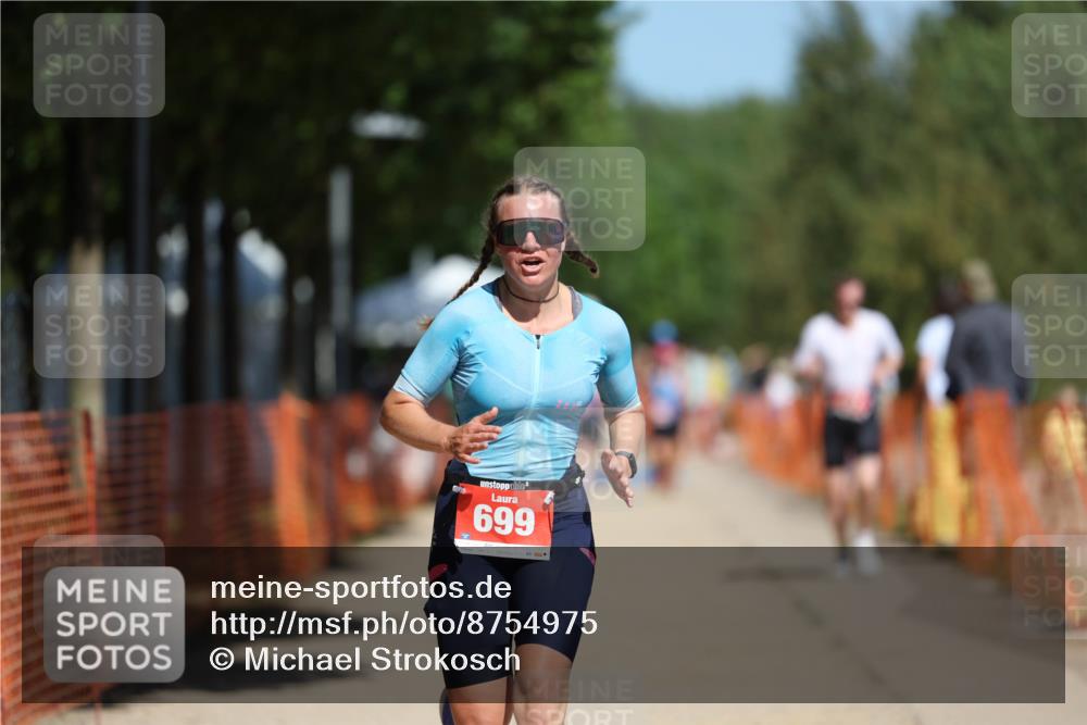 07.09.2025 - 19. Norderstedt Triathlon Michael Strokosch http://msf.ph/oto/8754975 07.09.2025 12:49:13 Laufen 699, 737 meine-sportfotos.de
