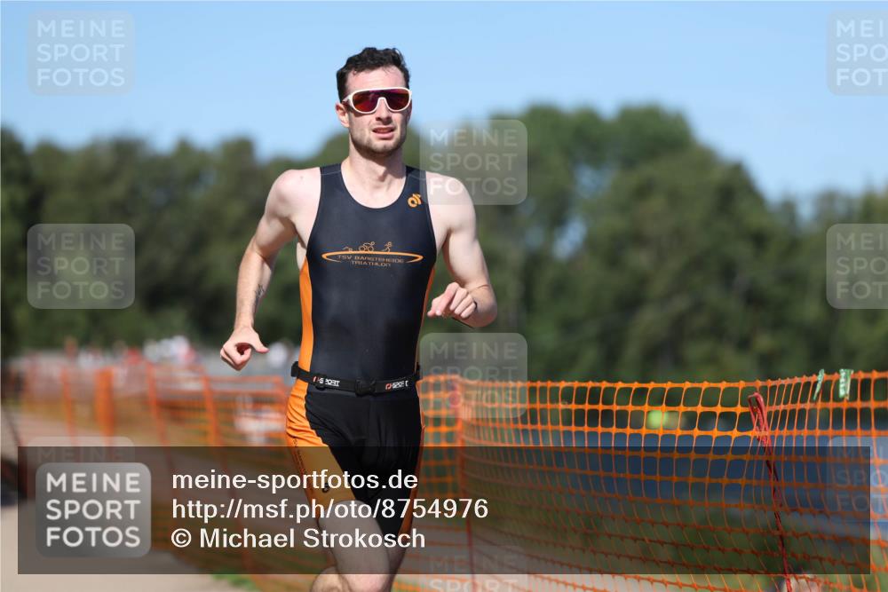 07.09.2025 - 19. Norderstedt Triathlon Michael Strokosch http://msf.ph/oto/8754976 07.09.2025 14:53:05 Laufen 879, 969, 1002, 1406 meine-sportfotos.de