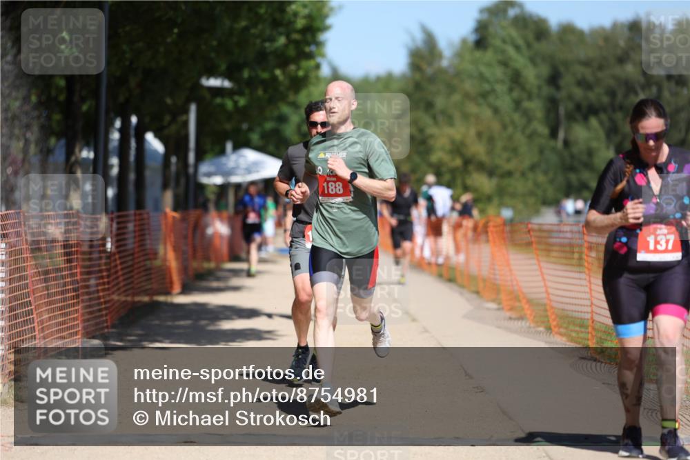 07.09.2025 - 19. Norderstedt Triathlon Michael Strokosch http://msf.ph/oto/8754981 07.09.2025 13:11:03 Laufen 137, 188, 1256, 1290 meine-sportfotos.de