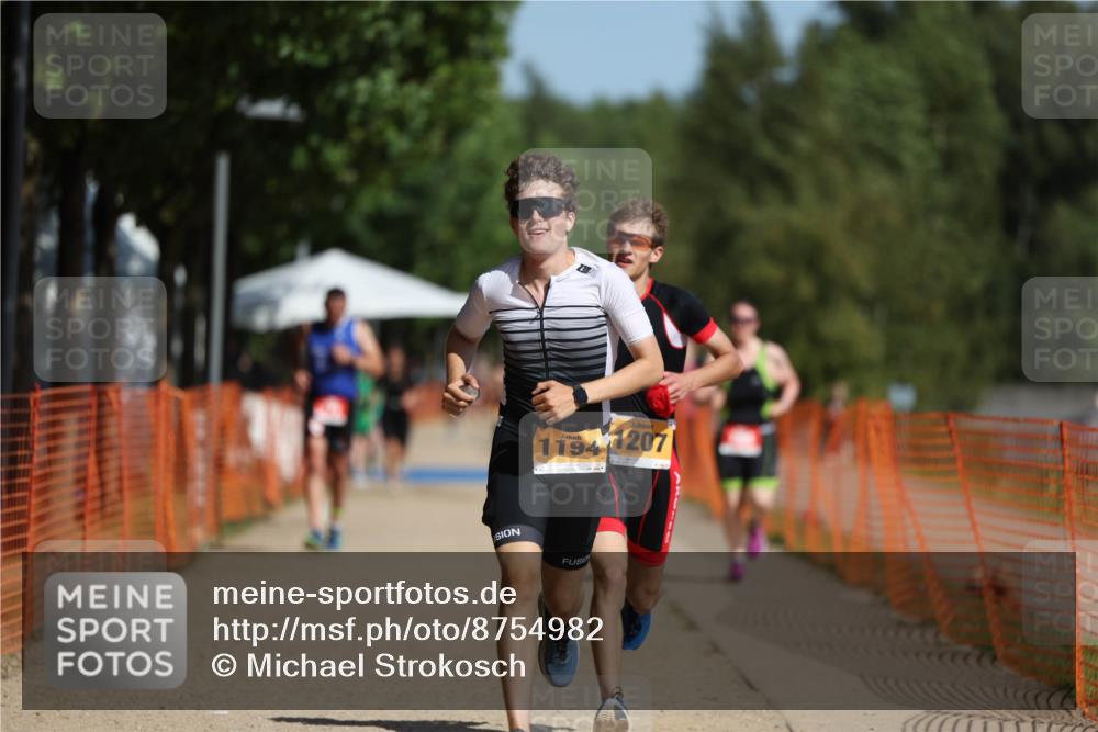 07.09.2025 - 19. Norderstedt Triathlon Michael Strokosch http://msf.ph/oto/8754982 07.09.2025 12:02:49 Laufen 1194, 1207 meine-sportfotos.de