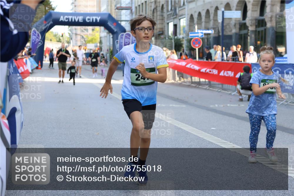 07.09.2025 - BARMER Alsterlauf Strokosch-Dieckow http://msf.ph/oto/8755018 07.09.2025 10:54:02 Ziel 4644 meine-sportfotos.de