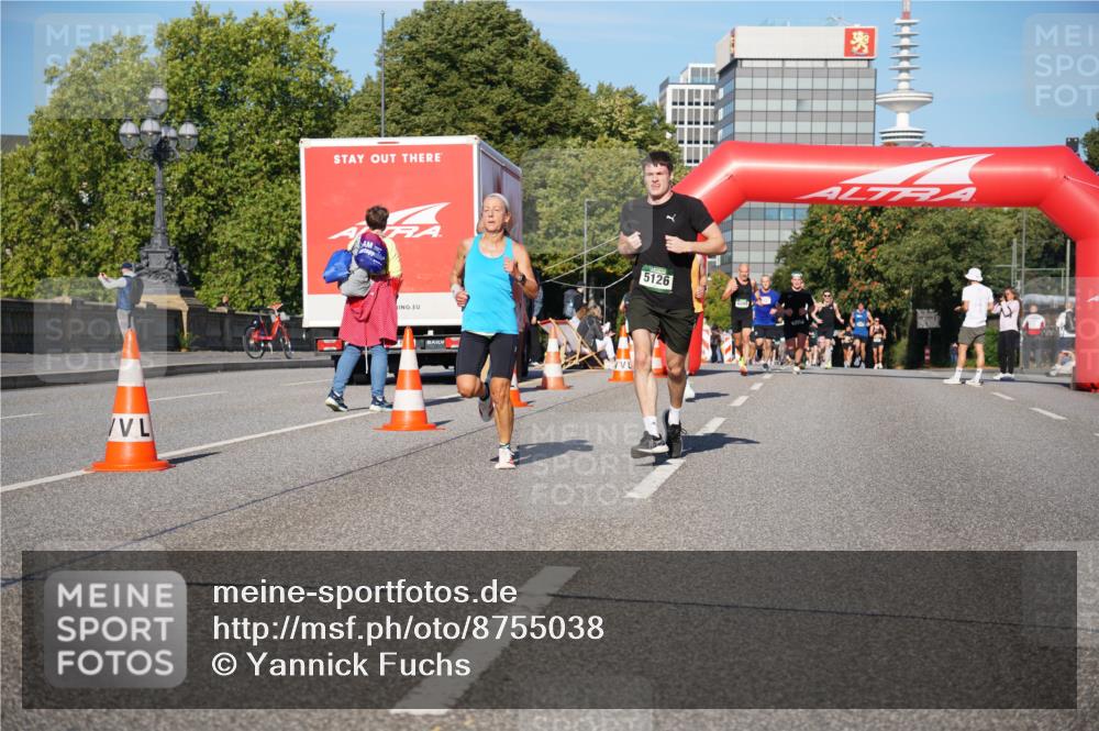 07.09.2025 - BARMER Alsterlauf Yannick Fuchs http://msf.ph/oto/8755038 07.09.2025 09:37:39 Laufen 5126 meine-sportfotos.de