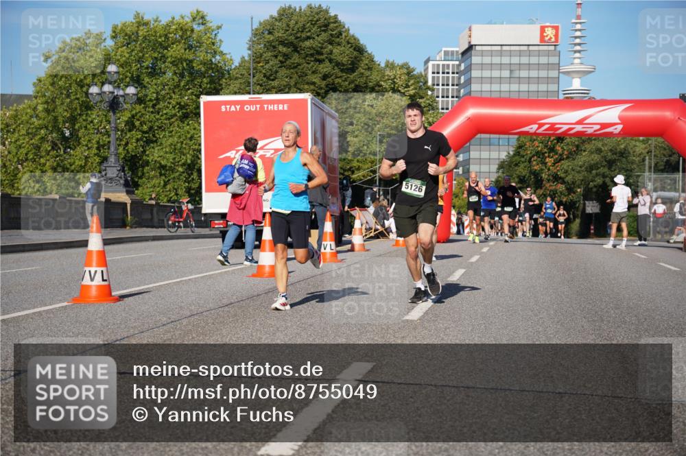 07.09.2025 - BARMER Alsterlauf Yannick Fuchs http://msf.ph/oto/8755049 07.09.2025 09:37:39 Laufen 5126, 6095 meine-sportfotos.de