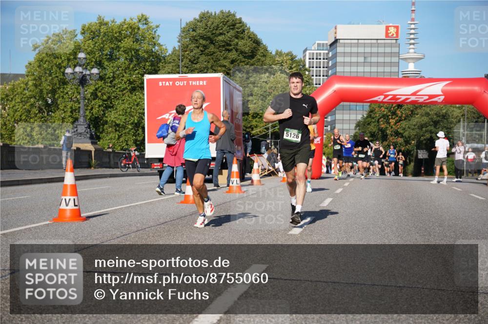 07.09.2025 - BARMER Alsterlauf Yannick Fuchs http://msf.ph/oto/8755060 07.09.2025 09:37:39 Laufen 5126 meine-sportfotos.de
